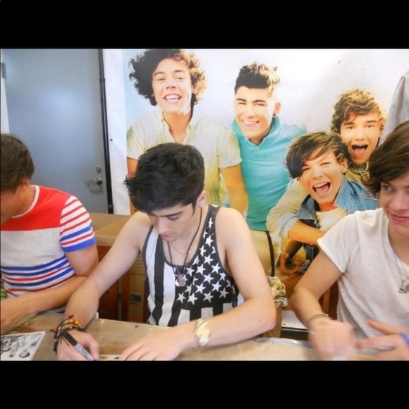 One Direction Signed CD - Picture 5 of 6